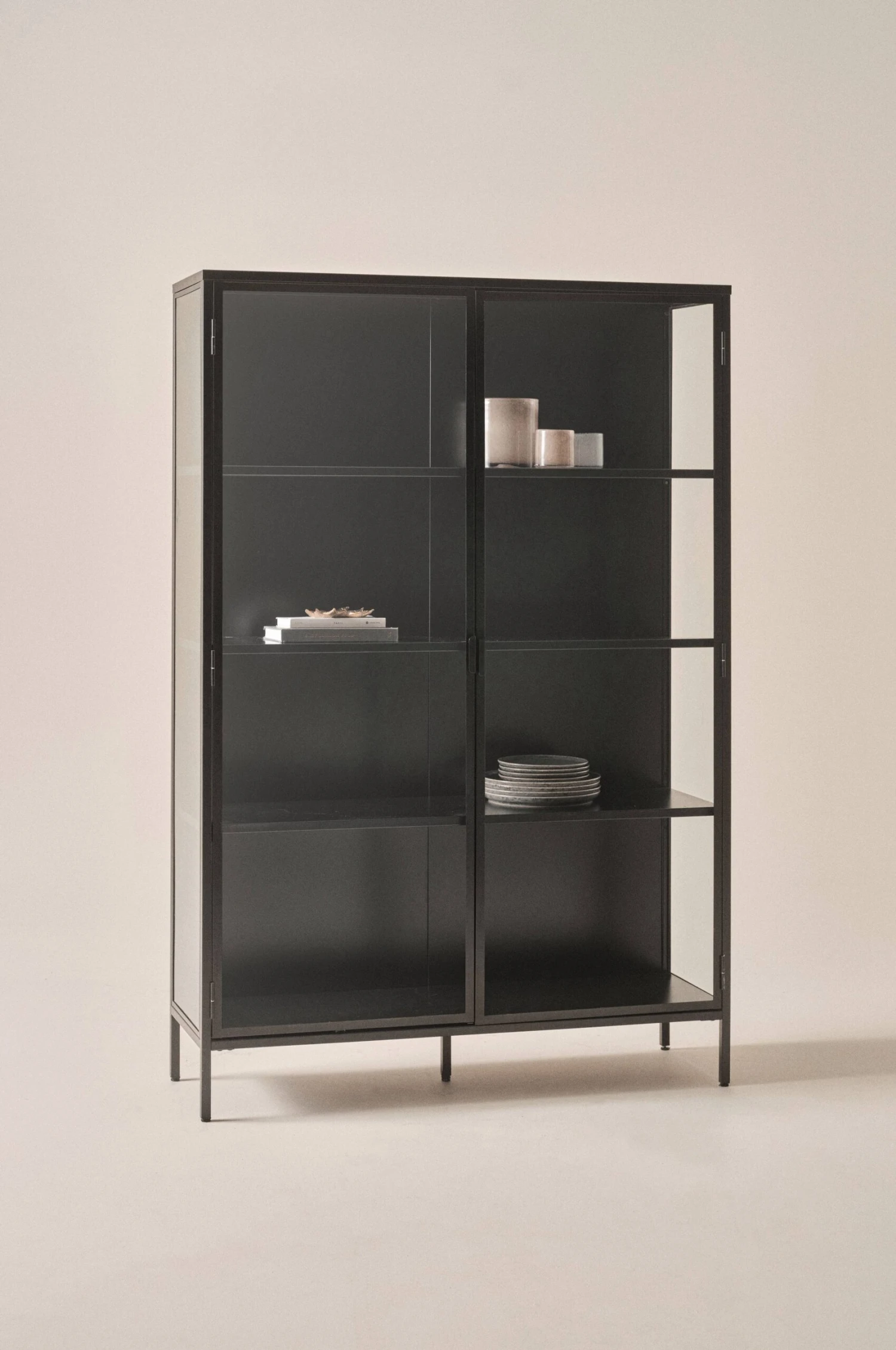 Möbler Jotex BLACKBURN Vitrinskåp - Stor 4 Möbler Jotex BLACKBURN Vitrinskåp - Stor - Bild 2