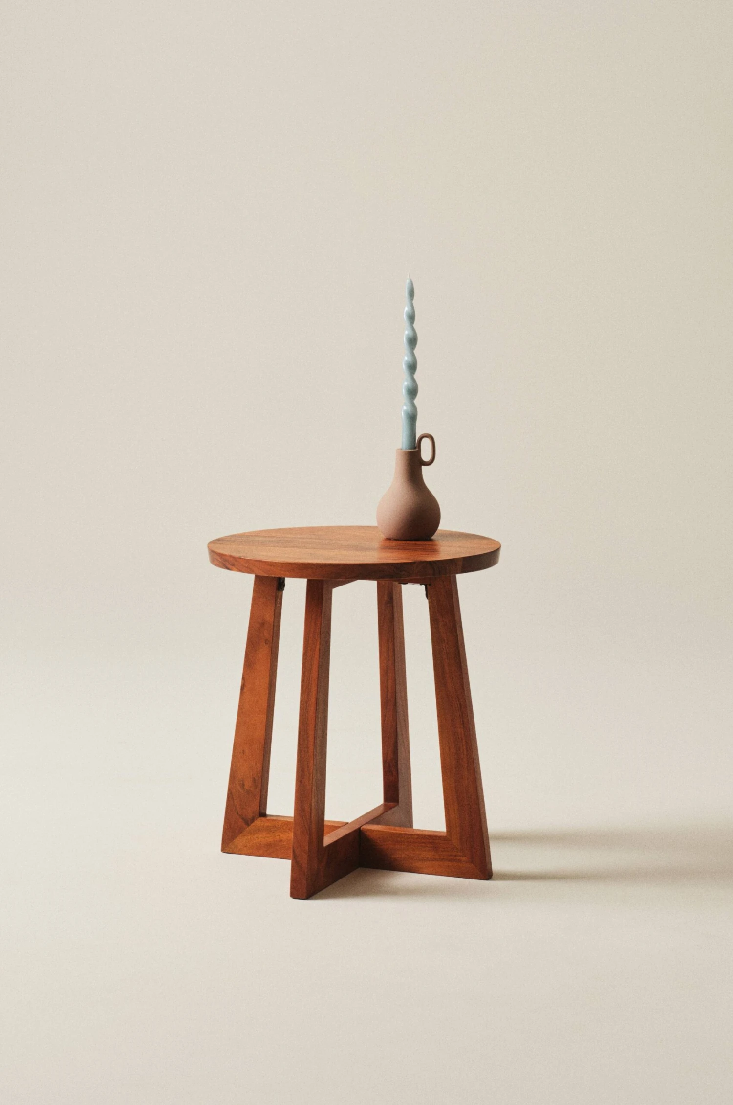 Möbler Jotex FINTANA Sidobord ø 45 Cm 4 Möbler Jotex FINTANA Sidobord ø 45 Cm - Bild 2